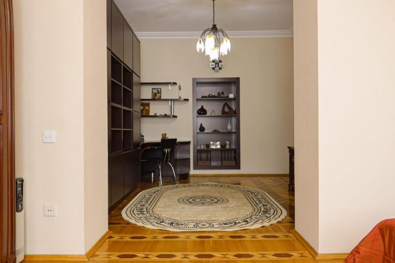 Azneft Royal Suite Apartment Sea View Baku Eksteriør billede
