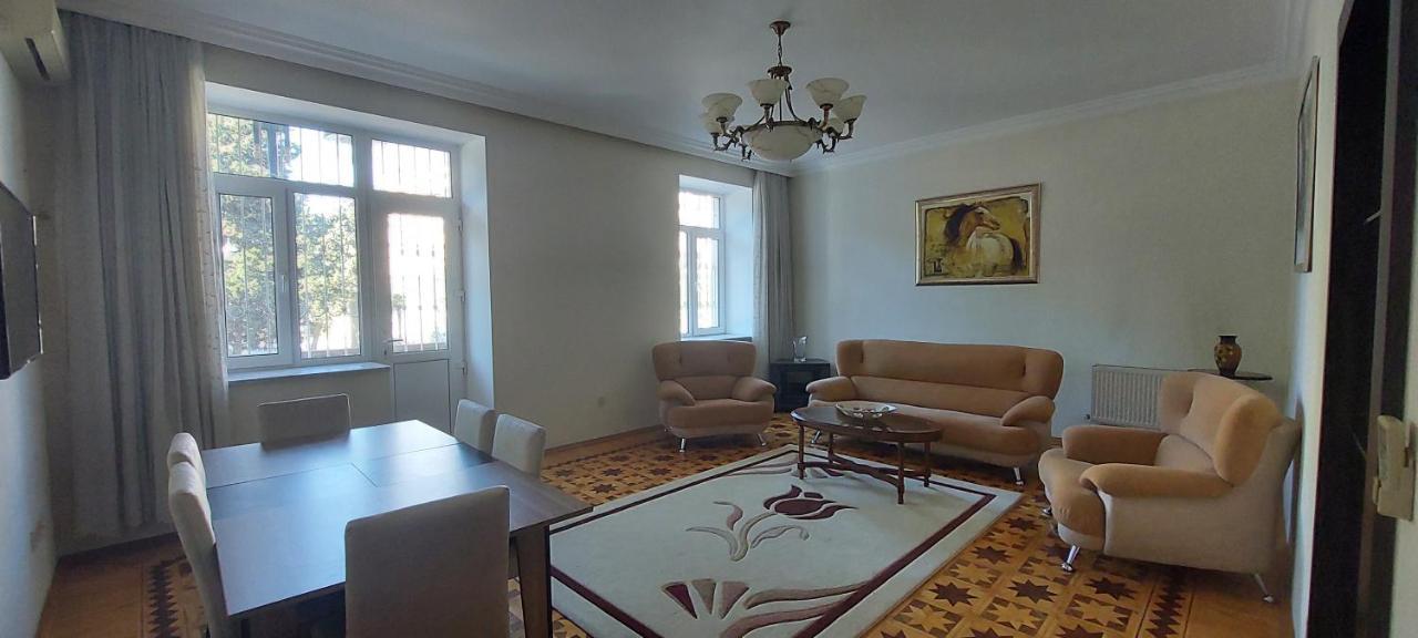 Azneft Royal Suite Apartment Sea View Baku Eksteriør billede